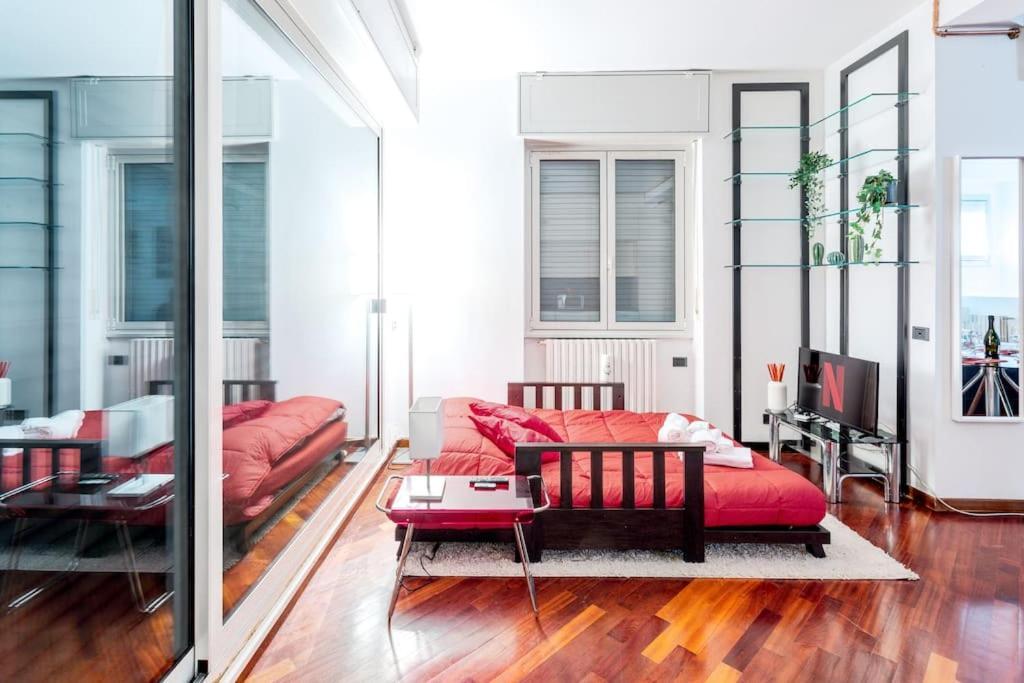 شقة Duomo 10 Min Luxury • Terrazzo • Wi-Fi • Netflix ميلان المظهر الخارجي الصورة