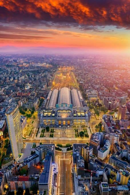 شقة Duomo 10 Min Luxury • Terrazzo • Wi-Fi • Netflix ميلان المظهر الخارجي الصورة